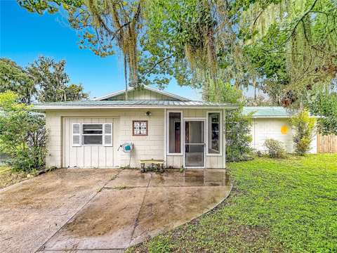 1218 Cr 450, home for sale in Lake Panasoffkee 33538