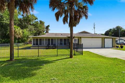 1381 Cr 446A, home for sale in Lake Panasoffkee 33538