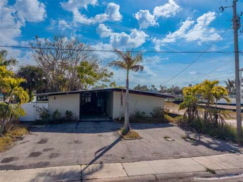 1217 Bay Shore Boulevard, waterfront for sale in Indian Rocks Beach