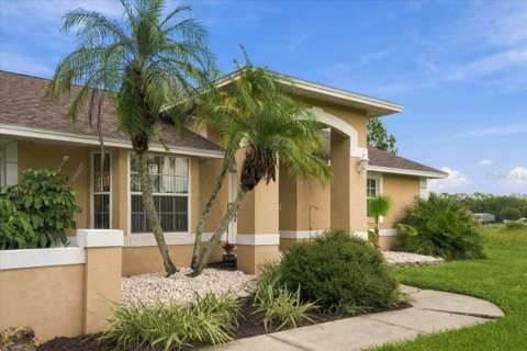 4437 Flintlock Loop, home for sale in Lakeland 33810