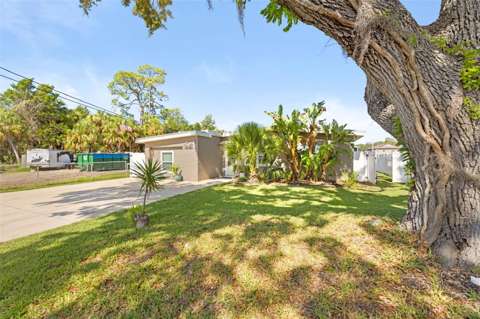 5041 Maplewood, $300k–$500k for sale in Hernando Beach