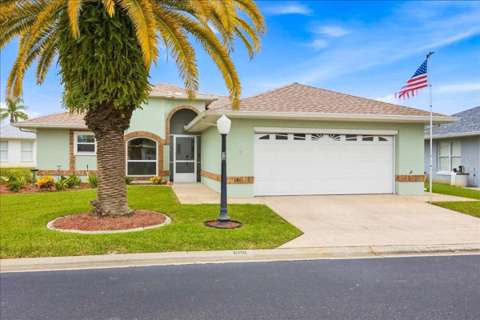 686 Paradise Point, home for sale in Haines City 33844