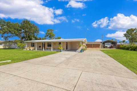 5715 29Th Avenue Drive, home for sale in Bradenton 34208