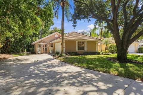 572 Clubside Circle #34, home for sale on Clubside Circle