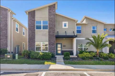 1034 Splash Shot Place, golf community for sale in Davenport