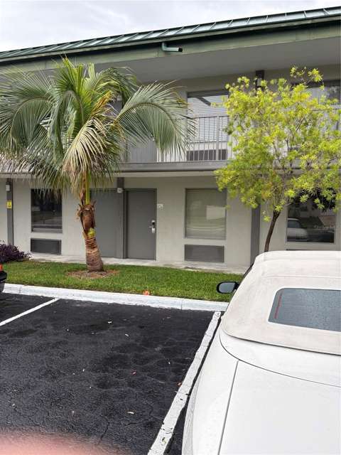 7150 N Tamiami Trl #S503, starter home for sale in Sarasota