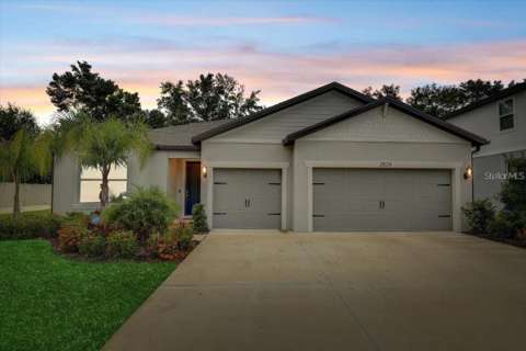 2824 Quail Crest Court, gated community for sale in Valrico