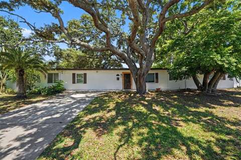 217 Garden Circle, home for sale in Belleair 33756