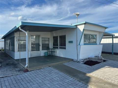558 Sinclair Circle, home for sale in Tavares 32778