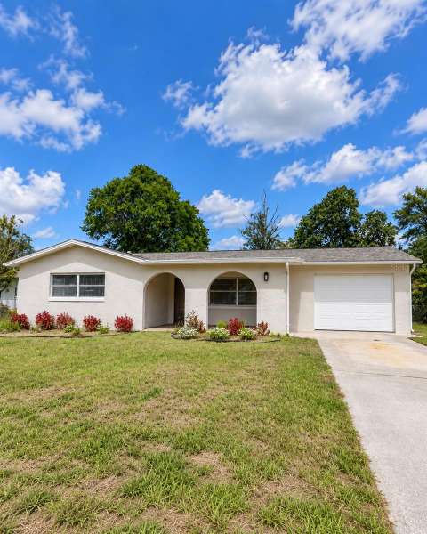 3 Kansas Street, starter home for sale in Beverly Hills