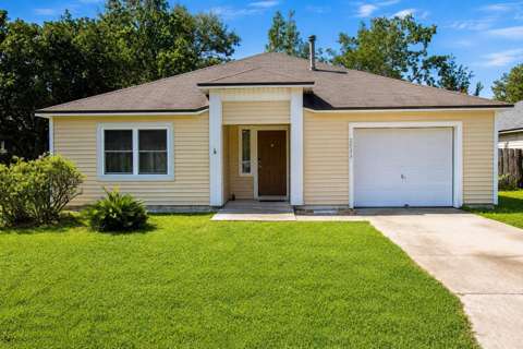 2523 NW 38 Place, home for sale in Gainesville 32605