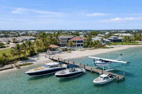 211 Kingfisher Drive, 4-bedroom for sale in Captiva