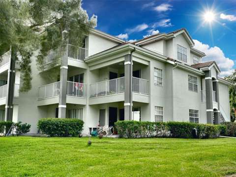 13815 Fairway Island Drive #1335, waterfront for sale in Orlando