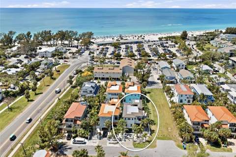 4006 5Th Avenue, 4-bedroom for sale in Holmes Beach