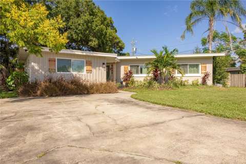 8485 Pelican Lane, home for sale in Seminole 33777