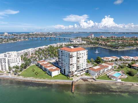 6287 Bahia Del Mar Circle #602, golf community for sale in St. Petersburg
