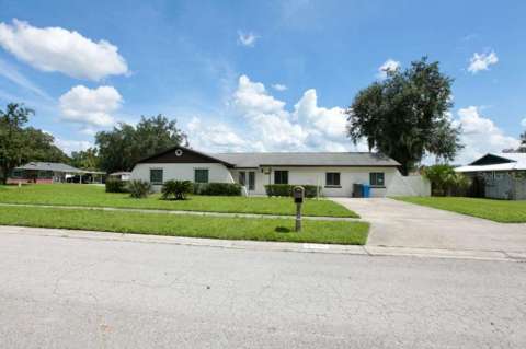 815 Bishop Place, $300k–$500k for sale in Seffner