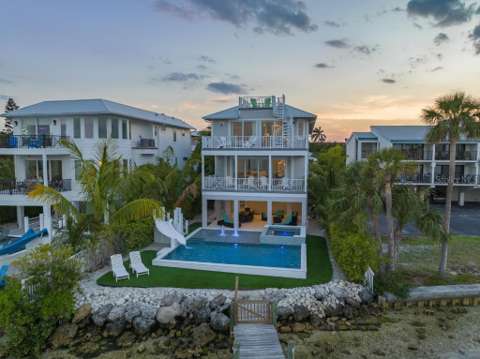 112 11Th Street, 4-bedroom for sale in Bradenton Beach