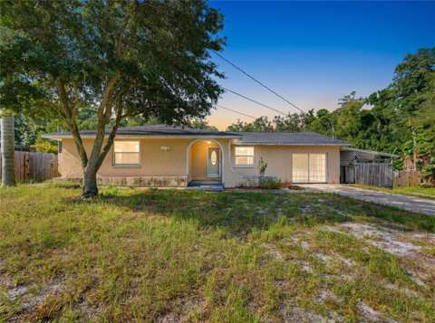 1116 E Oakwood Street, home for sale on E Oakwood Street
