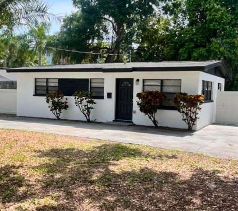 327 Barbara Circle, home for sale in Belleair 33756