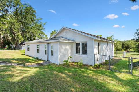 2000 South Street, waterfront for sale in Leesburg