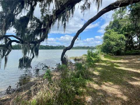 1800 SW 35Th Place, home for sale on SW 35Th Place