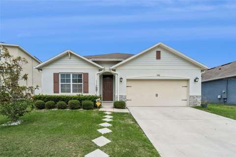5946 Churchill Sq Way, pool for sale in Groveland