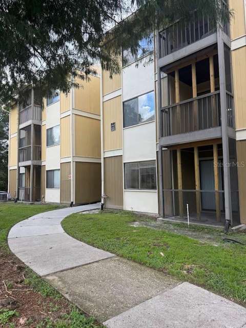 13367 Arbor Pointe Circle #201, home for sale in Tampa 33617
