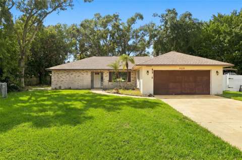 8326 Sylvan Woods Drive, 4-bedroom for sale in Sarasota