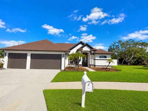 8137 Golden Bear Loop, pool for sale in Port Richey
