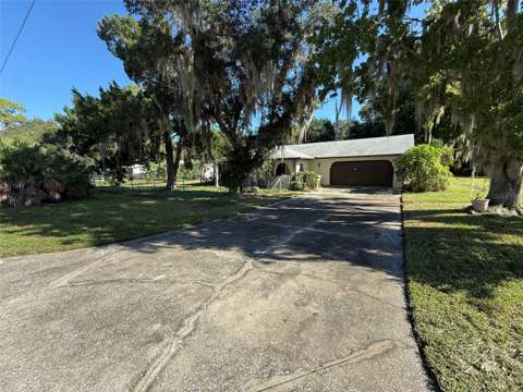 11813 Ocklawaha Drive, waterfront for sale in Leesburg