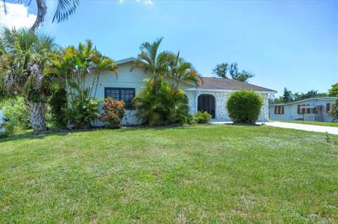 879 E 2Nd Street, home for sale on E 2Nd Street