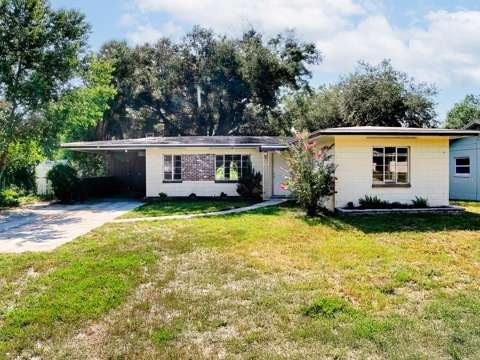 404 Louis Street, waterfront for sale in Leesburg