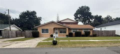 1607 Wright Drive, pool for sale in Lakeland