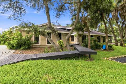 902 Drakeswood Court, home for sale in Sarasota 34232