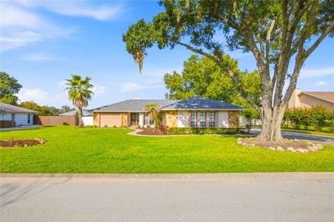 7926 W Ridge Pointe Drive, home for sale in Lakeland 33810