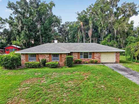 8050 Spring Drive, home for sale in Yalaha 34797