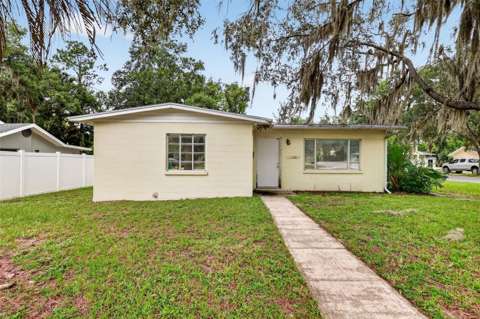 1125 N Donnelly Street, $300k–$500k for sale in Mount Dora