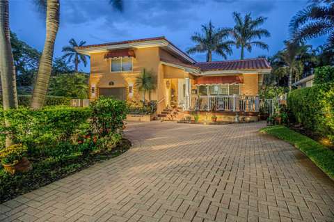 243 Snell Isle Boulevard, home for sale on Snell Isle Boulevard