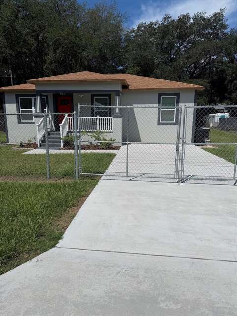 21015 Market Street, home for sale in Dade City 33523