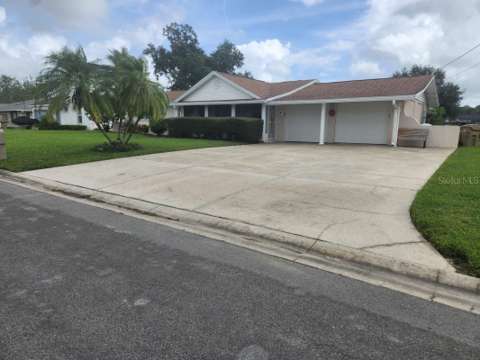 26630 Cayman Drive, waterfront for sale in Tavares