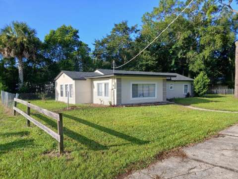 1001 Santa Barbara Drive, $300k–$500k for sale in Sanford