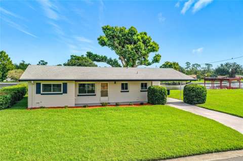 13225 Country Club Drive, waterfront for sale in Tavares