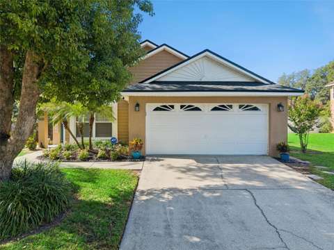 1038 Royal Oaks Drive, pool for sale in Apopka