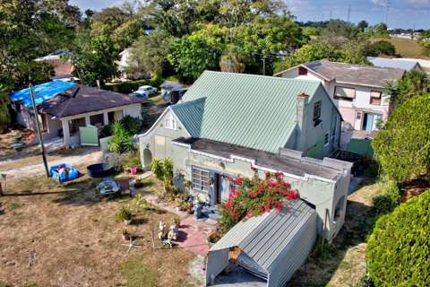 2577 Lake Lillian Drive, starter home for sale in Avon Park