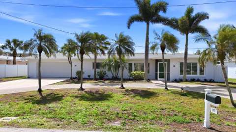 1959 Mississippi Avenue, 4-bedroom for sale in Englewood