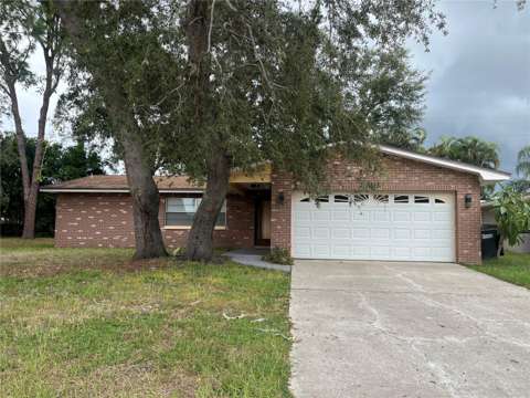 2080 Sun Tree Circle, home for sale in Clearwater 33763