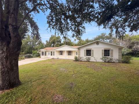 2303 S Swan Court, home for sale in Winter Haven 33881