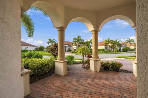 10720 Tarflower Drive, 4-bedroom for sale in Venice