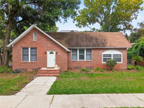 1714 NW 3Rd Place, home for sale in Gainesville 32603